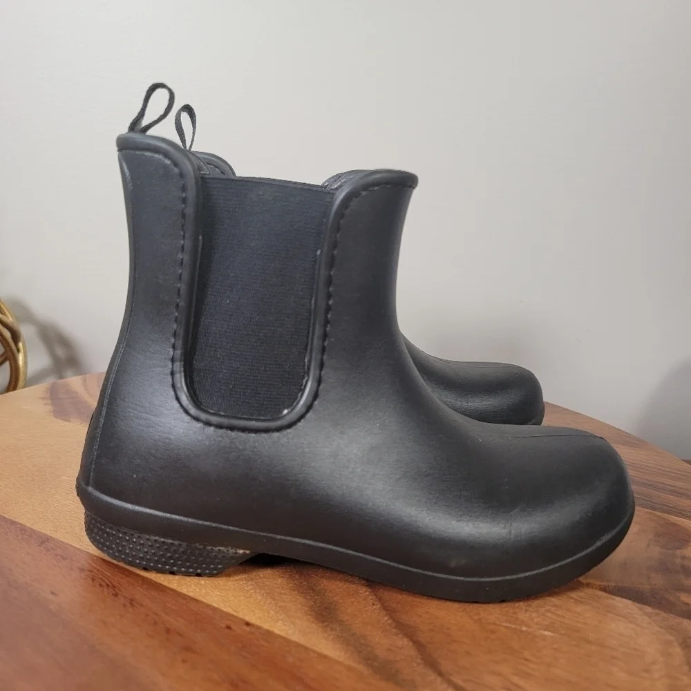 CROCS Black Rain Boots Pull on Chelsea Boot Waterproof Size Women's 4